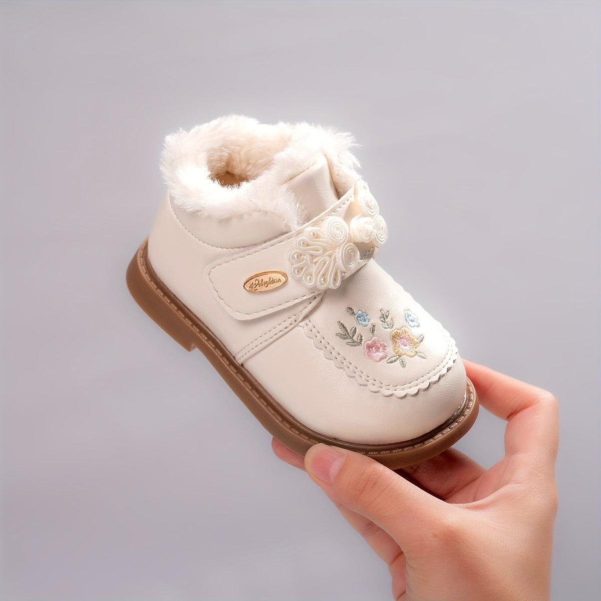 Nouvelles chaussures de princesse mi-mollet pour filles, hiver 2025 — Monptitlou Image