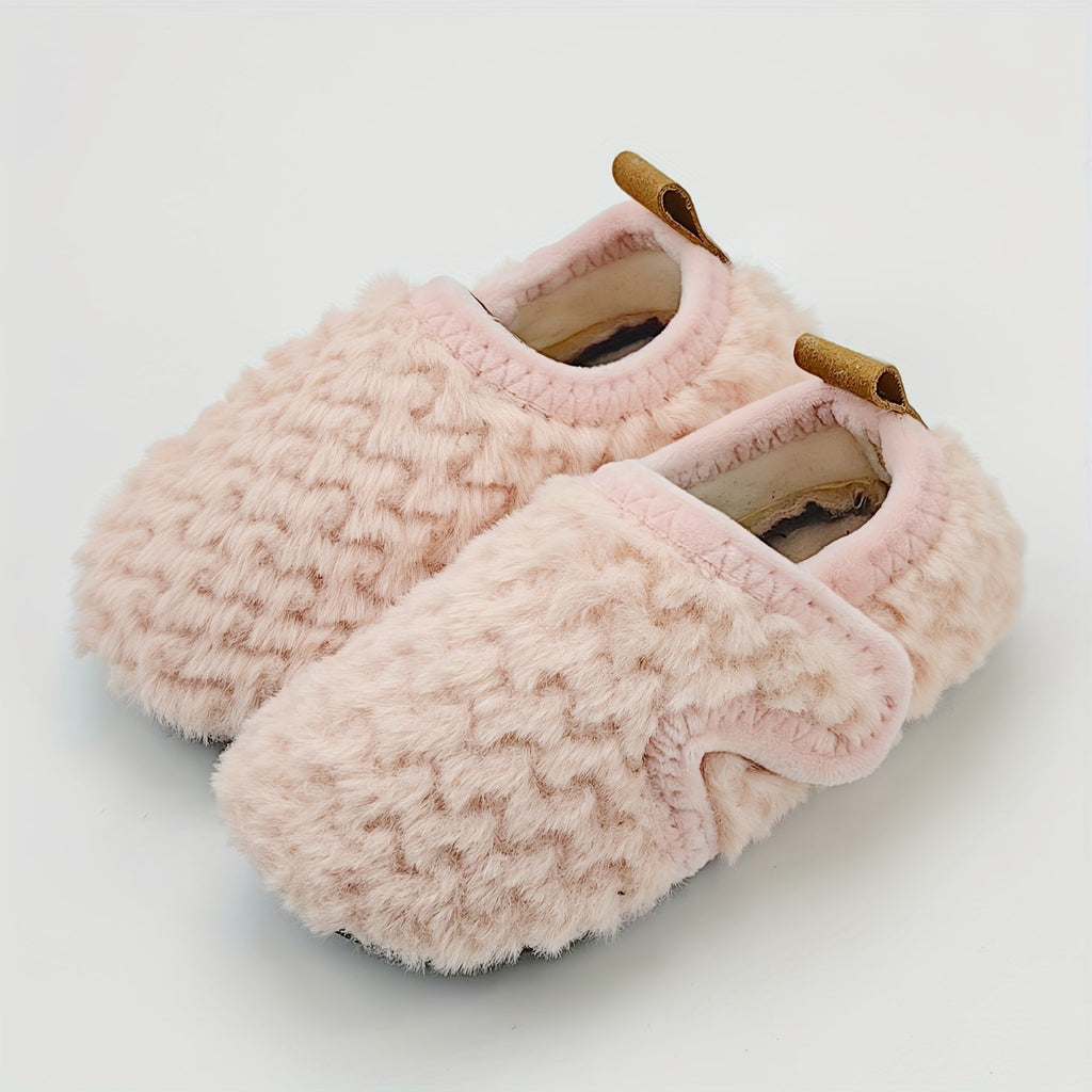 Chaussons douillets en fourrure pour bébé fille — Monptitlou