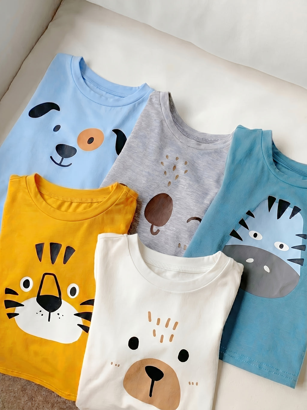 T-shirts manches courtes col rond motif cartoon confortables — Monptitlou