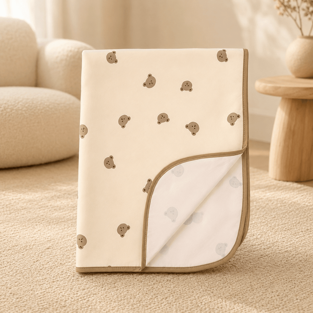 Matelas à langer réutilisable pour bébé avec surface lavable et endos — Monptitlou