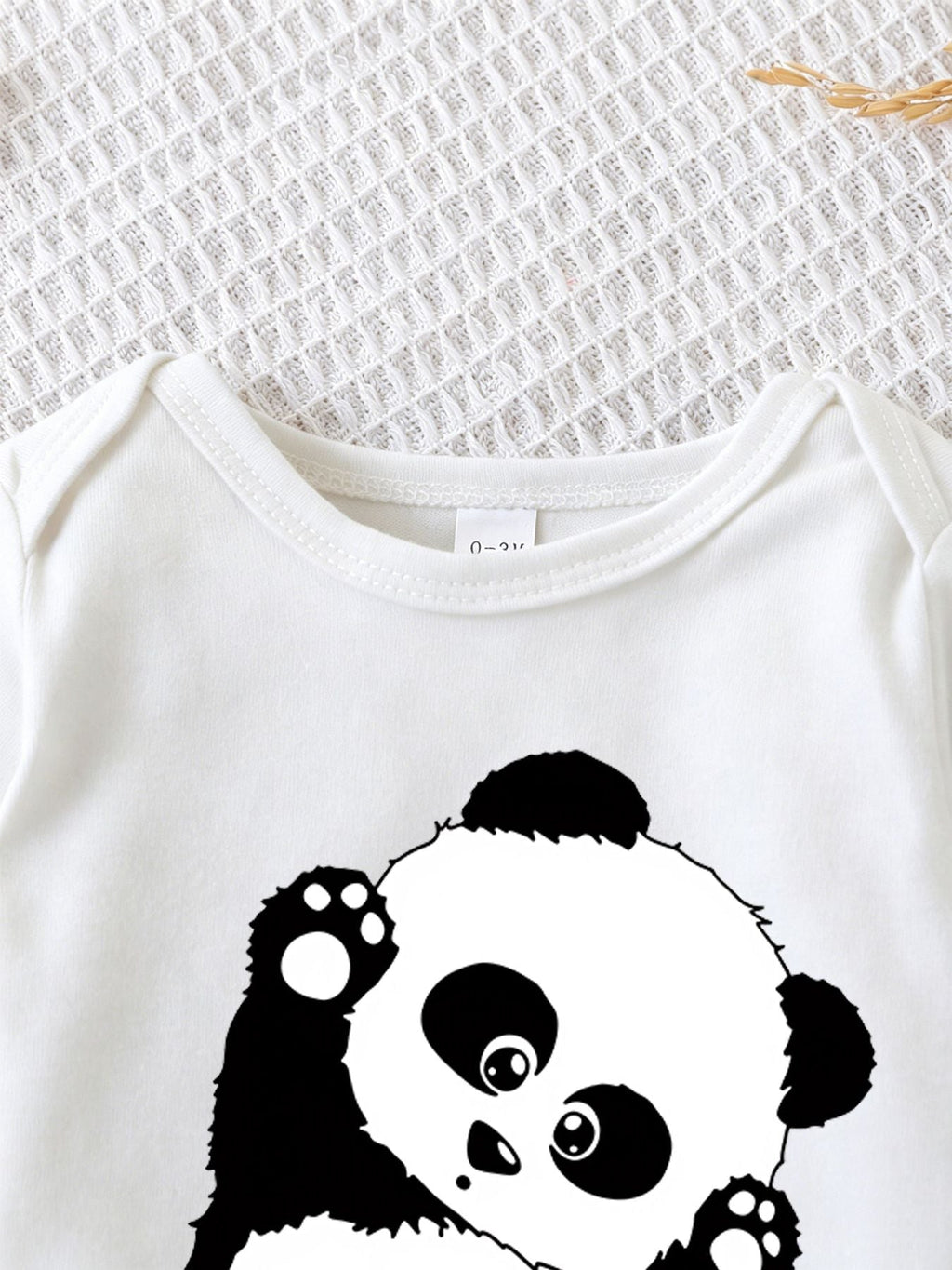 Barboteuse à pieds pour nouveau-né avec imprimé dessin animé "Panda mignon" et boutonnage - 100 % douce, respirante, con