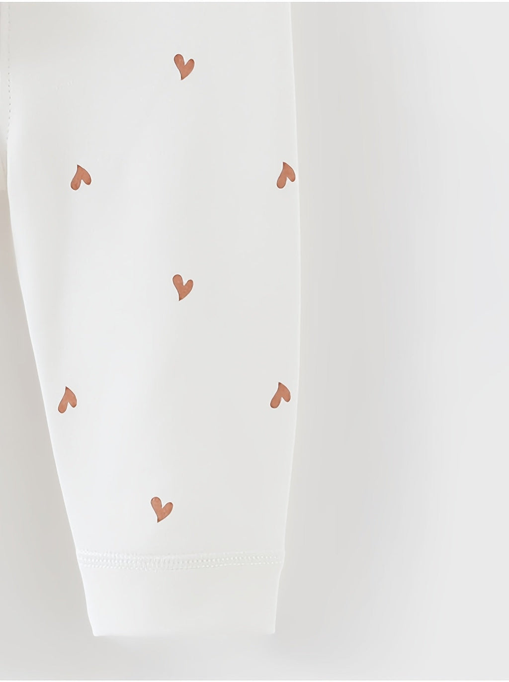 Tenue nouveau-né ensemble haut et bas imprimé cœur doux avec bonnet — Monptitlou