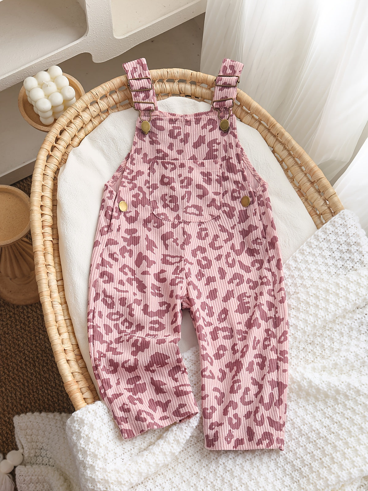 Salopette longue en velours imprimé léopard avec boucle métallique — Monptitlou Image