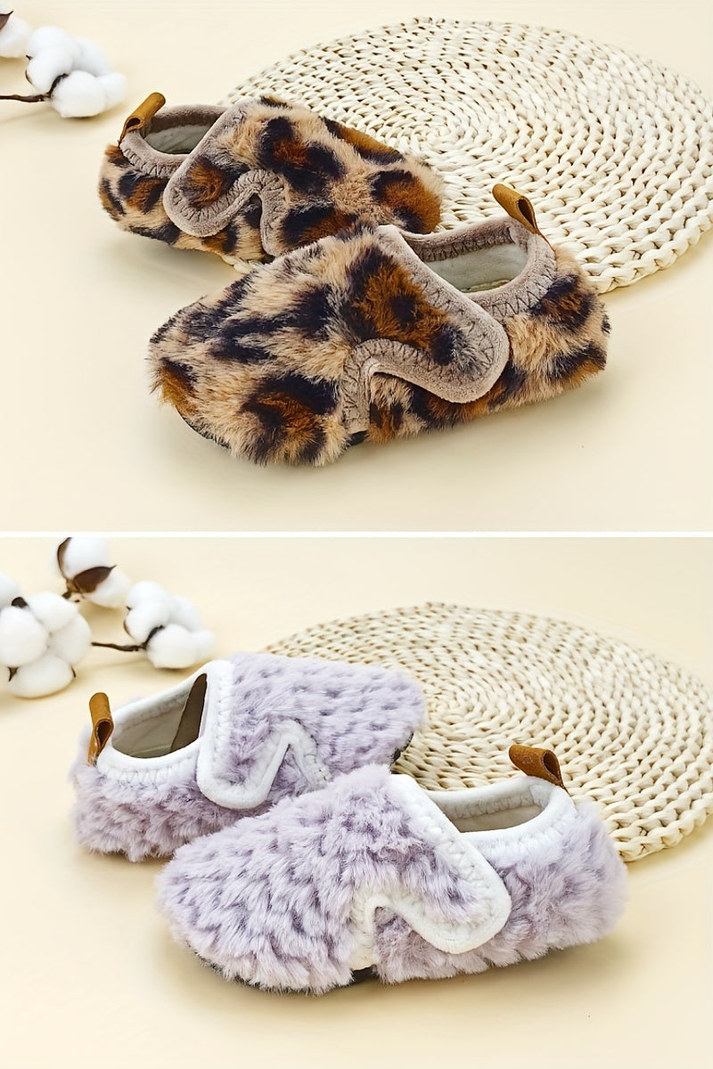 Chaussons douillets en fourrure pour bébé fille — Monptitlou