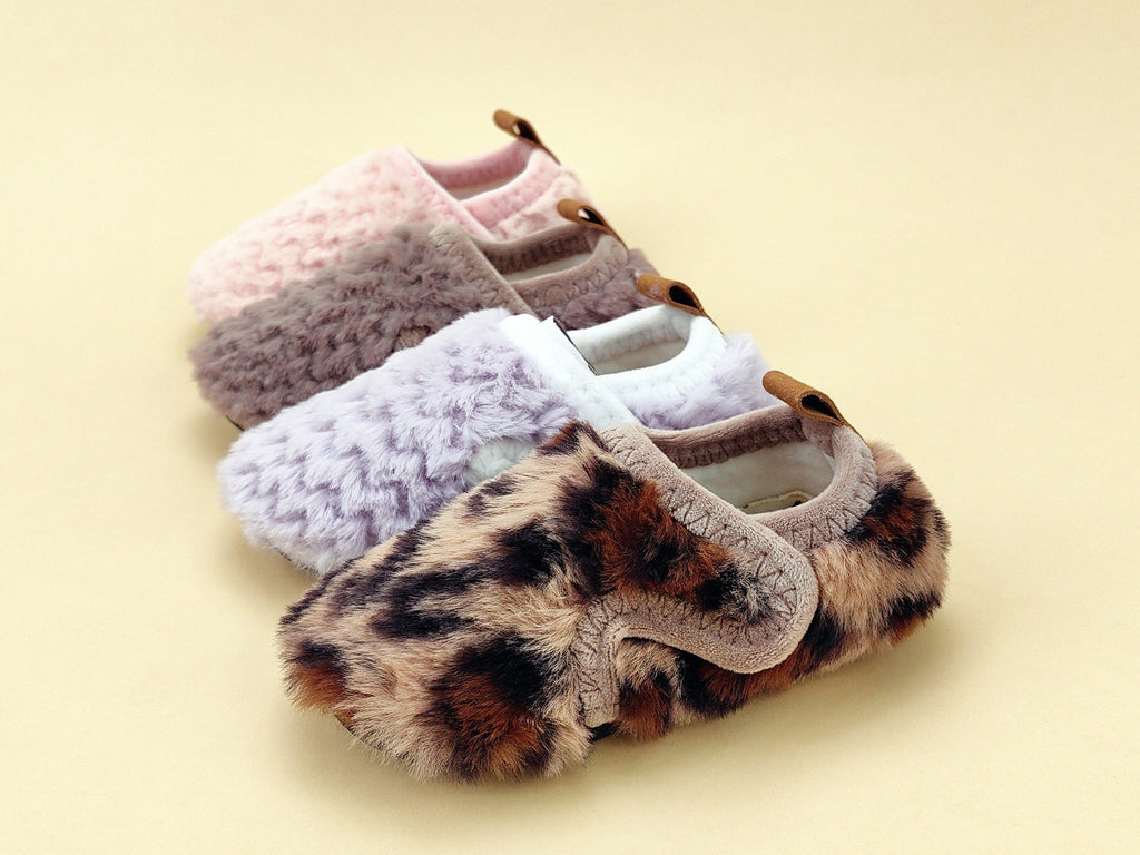 Chaussons douillets en fourrure pour bébé fille — Monptitlou