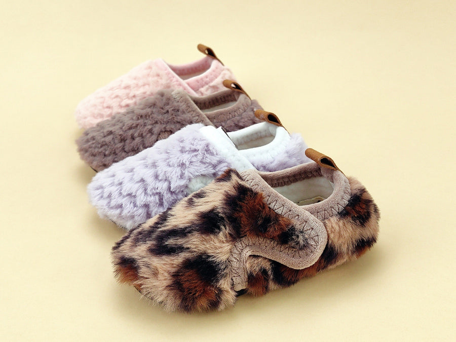 Chaussons douillets en fourrure pour bébé fille — Monptitlou