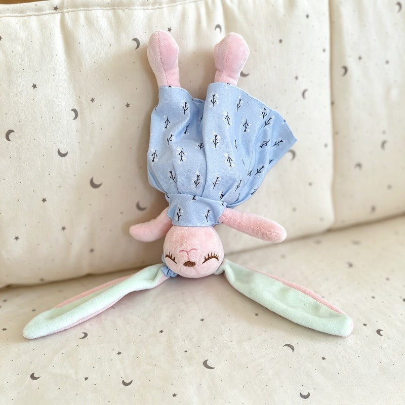 Lapin Confortable et Mignon, Peluche Lapin de Pâques — Monptitlou Image