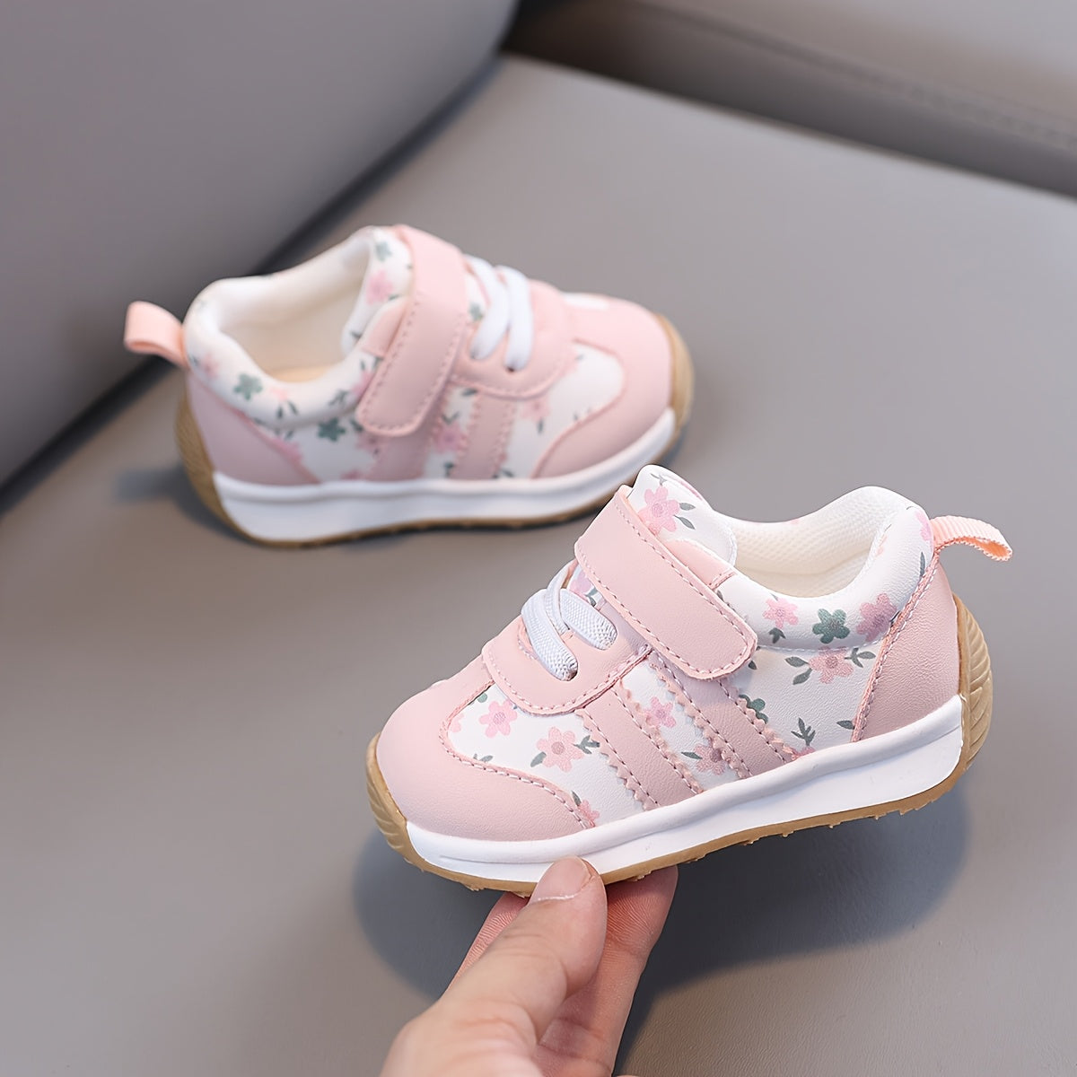 Chaussures de marche pour enfants style printemps et automne — Monptitlou Image