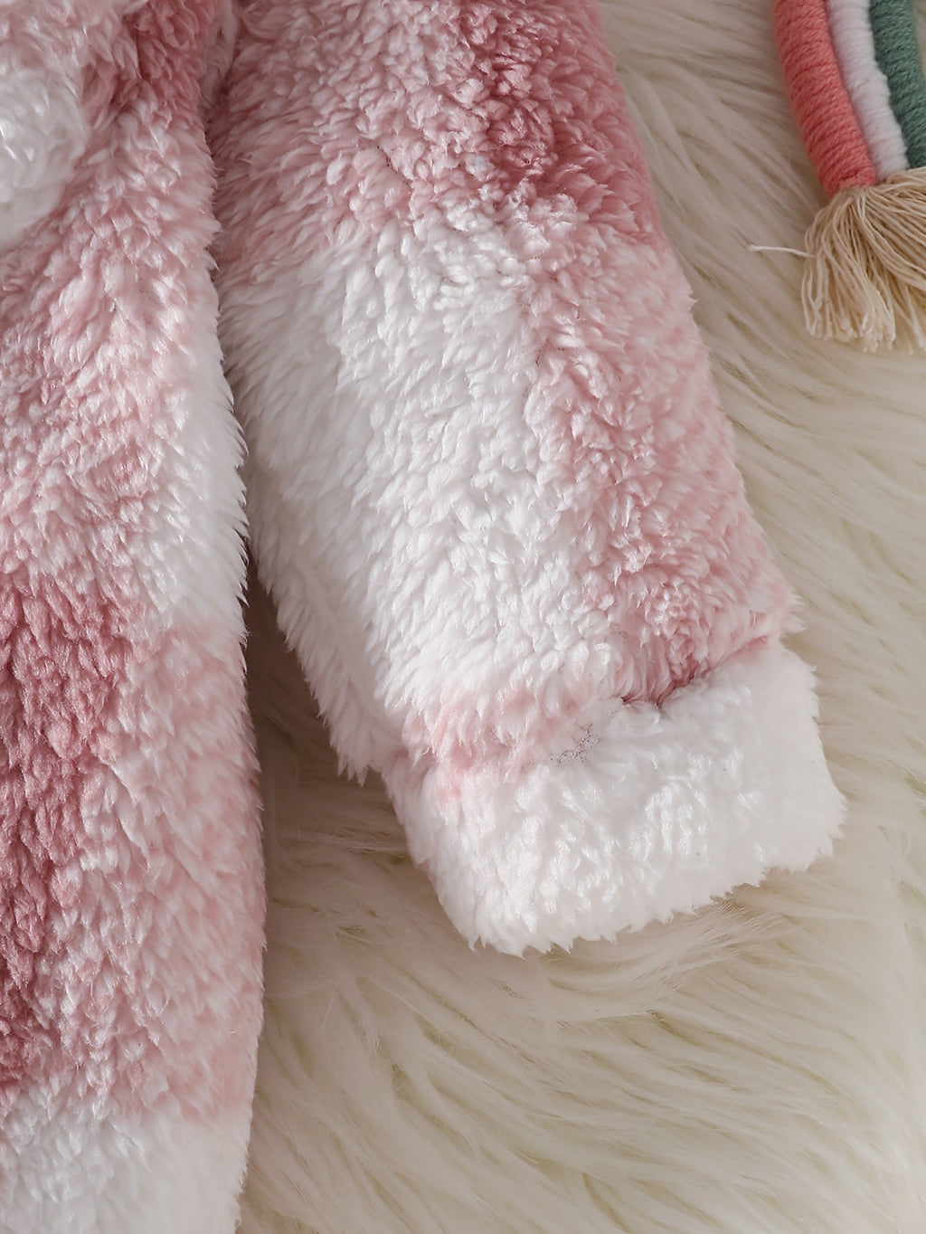 Grenouillère à capuche pour bébé fille en peluche à carreaux roses de — Monptitlou