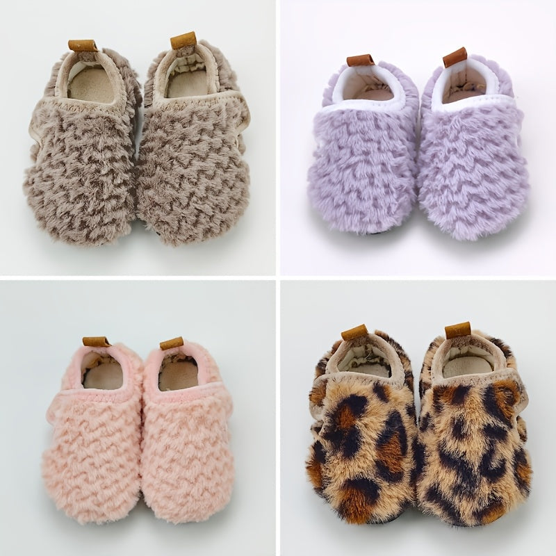Chaussons douillets en fourrure pour bébé fille — Monptitlou