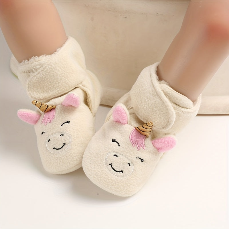 Bottes de bébé en peluche avec motifs d'animaux d'automne et d'hiver — Monptitlou