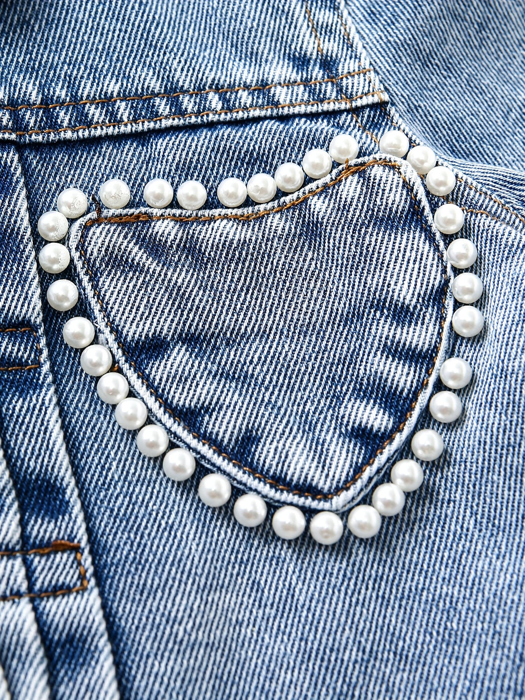 Veste en jean décontractée pour bébé fille, design cœur clouté, lavée — Monptitlou