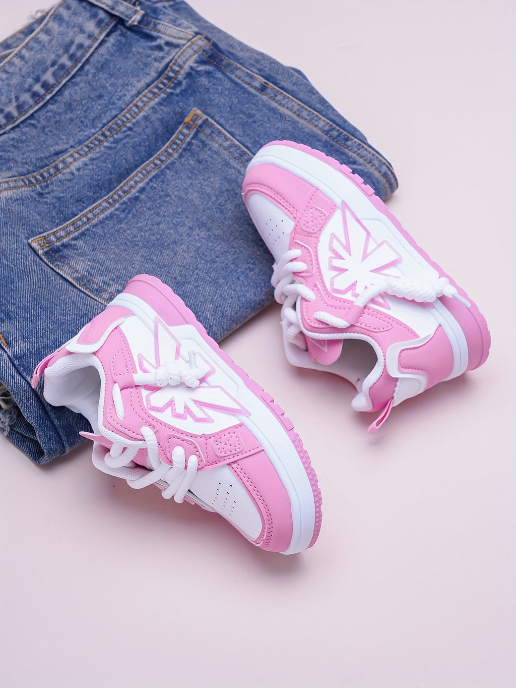 Chaussures de sport décontractées rose pour bébés filles — Monptitlou