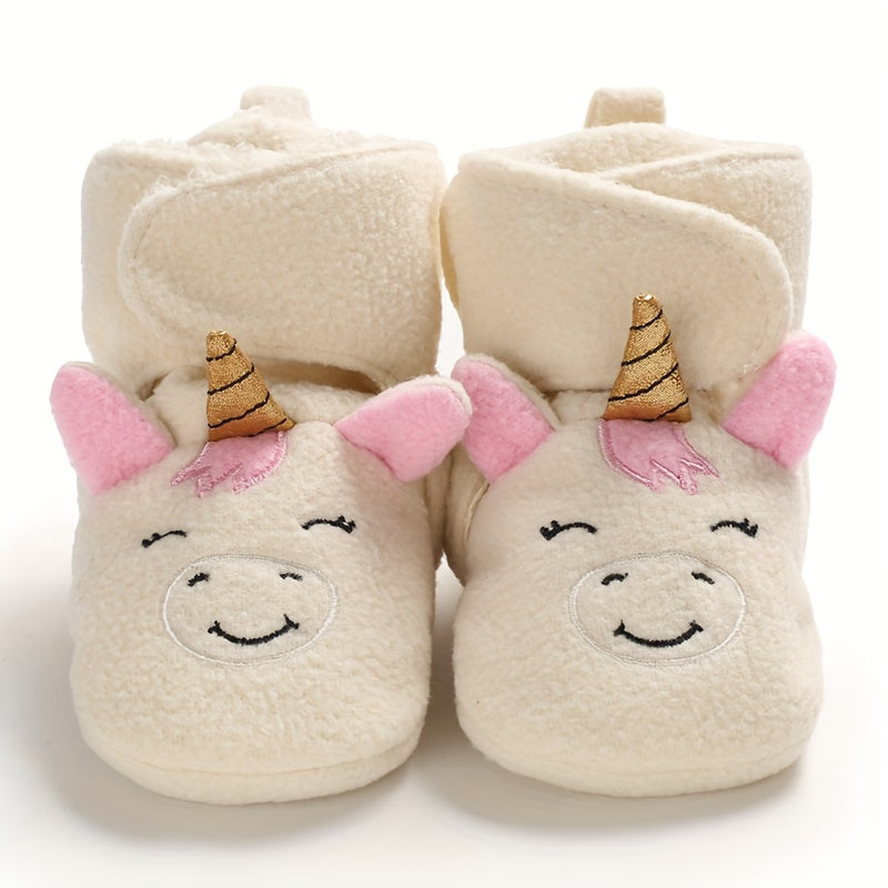Bottes de bébé en peluche avec motifs d'animaux d'automne et d'hiver — Monptitlou Image