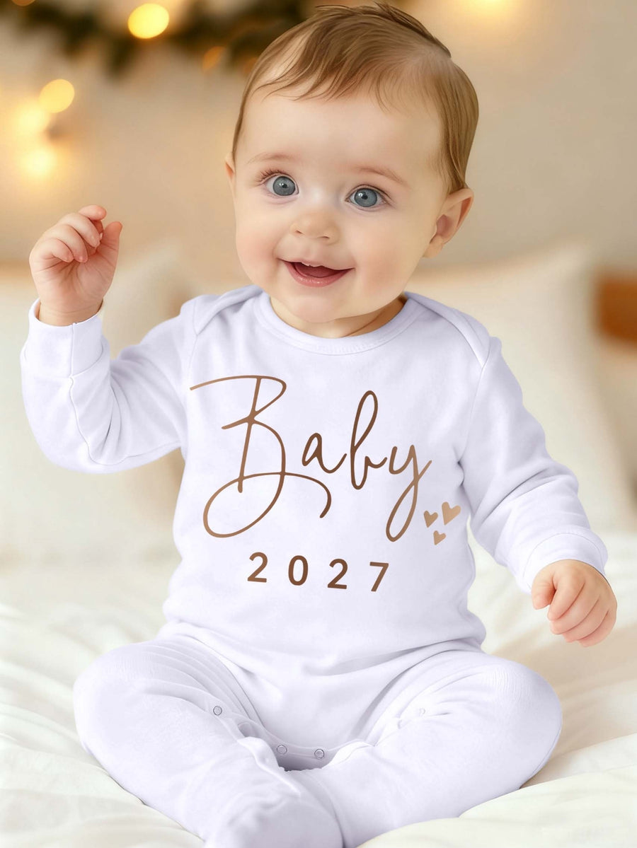 Barboteuse à pieds pour nouveau-né BABY 2027 avec imprimé lettre — Monptitlou