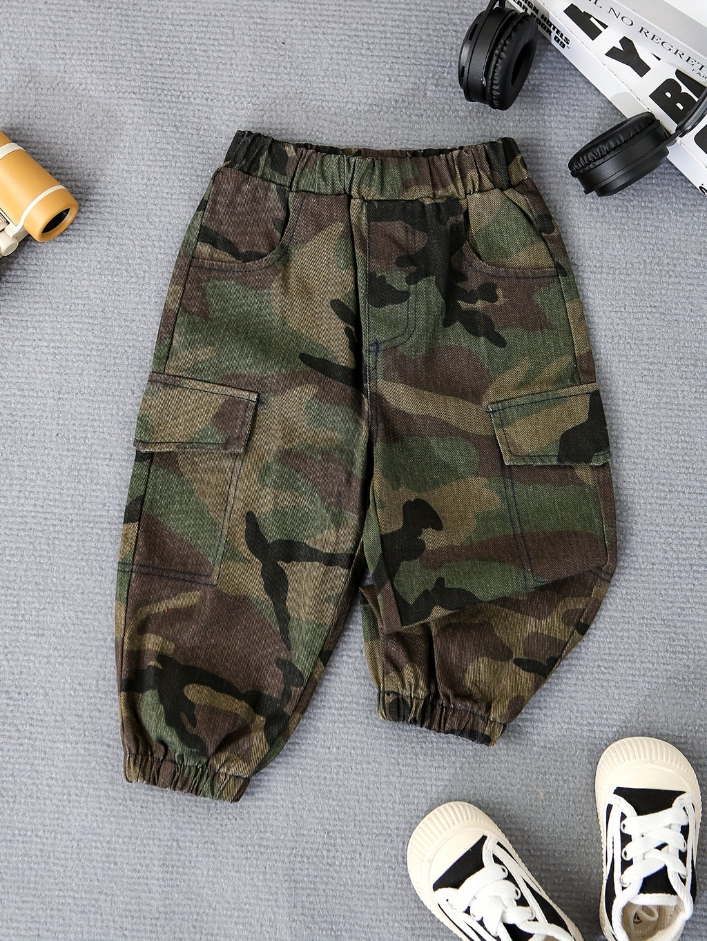 Pantalon cargo camouflage pour garçon avec motif camouflage classique — Monptitlou
