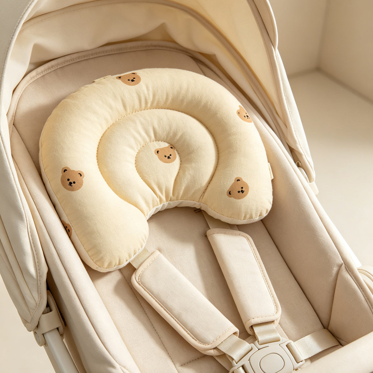 Oreiller de soutien de tête pour bébé doux en forme de U avec attaches — Monptitlou Image