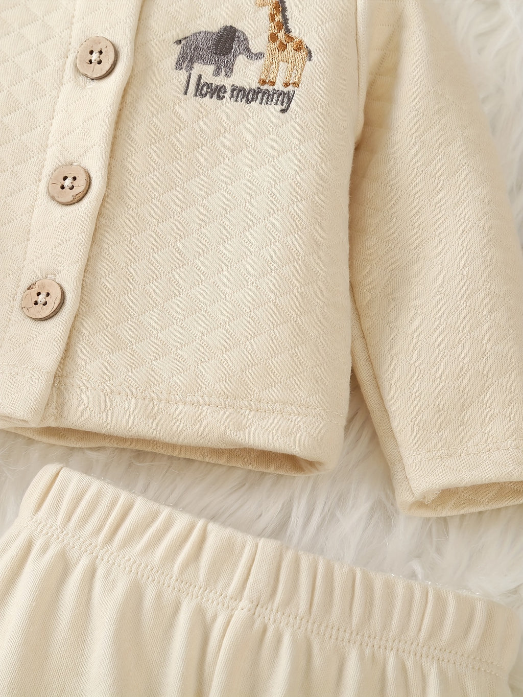 Ensemble quatre pièces automne-hiver pour bébés garçons avec un motif — Monptitlou