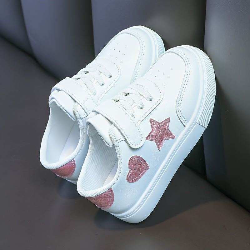 Paire de chaussures de skate à la mode pour petites filles — Monptitlou