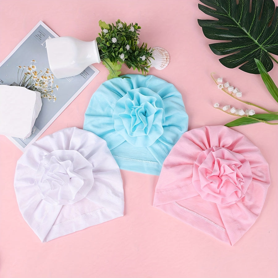 Bonnets mignons à fleurs pour enfants — Monptitlou