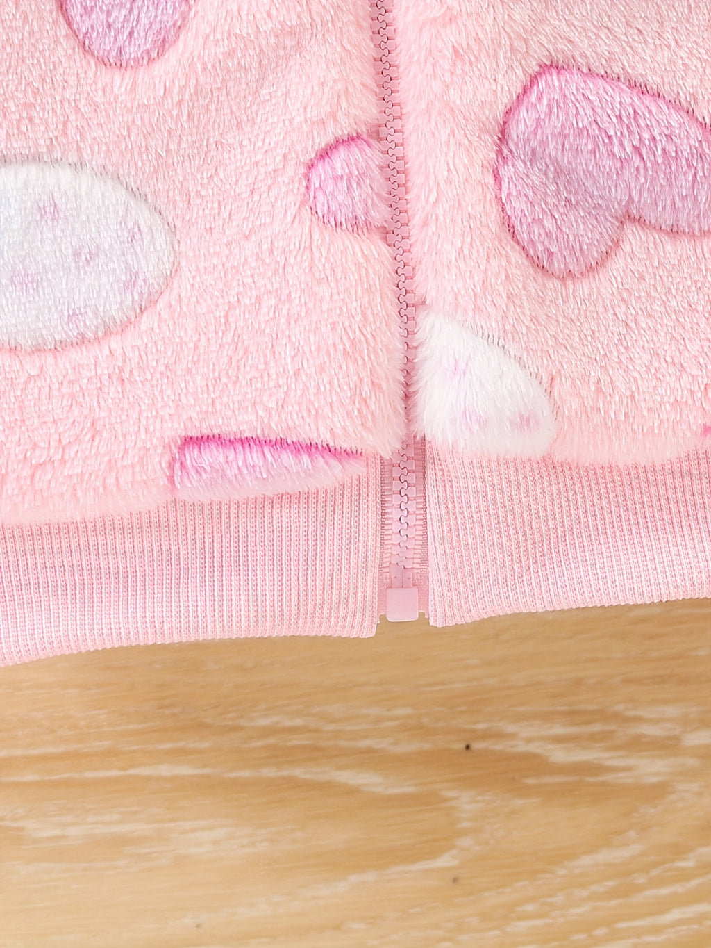 Gilet à capuche en peluche mignon à motifs cœur et fraise pour bébé — Monptitlou