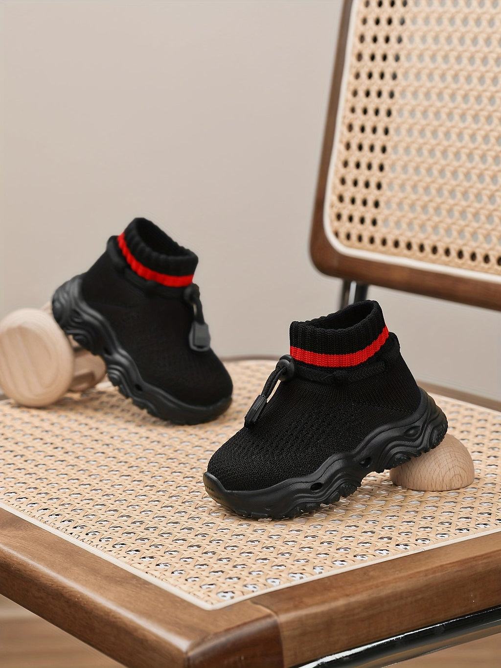 Chaussures de marche pour enfants, matière tricot respirante — Monptitlou