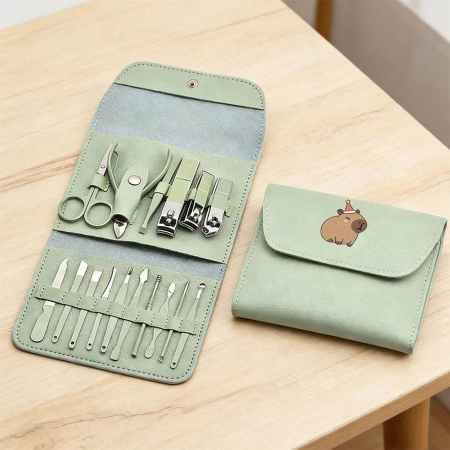 Un kit de coupe d'ongles portable avec des motifs d'animaux de dessins — Monptitlou