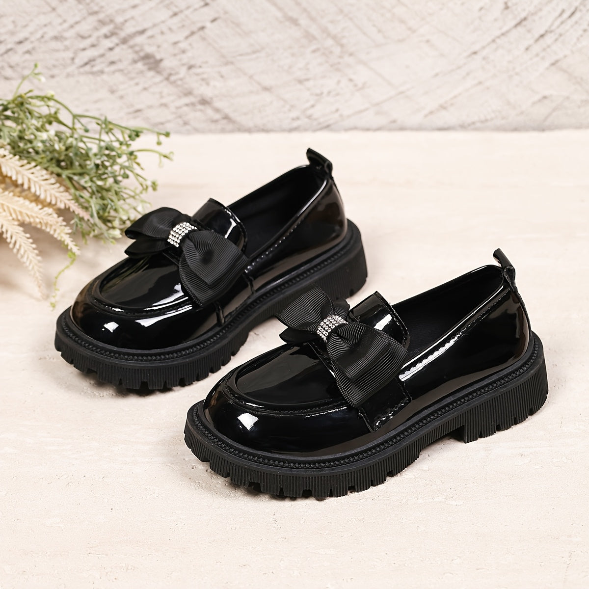 1 Paire de Mocassins Noirs Brillants pour Filles — Monptitlou Image
