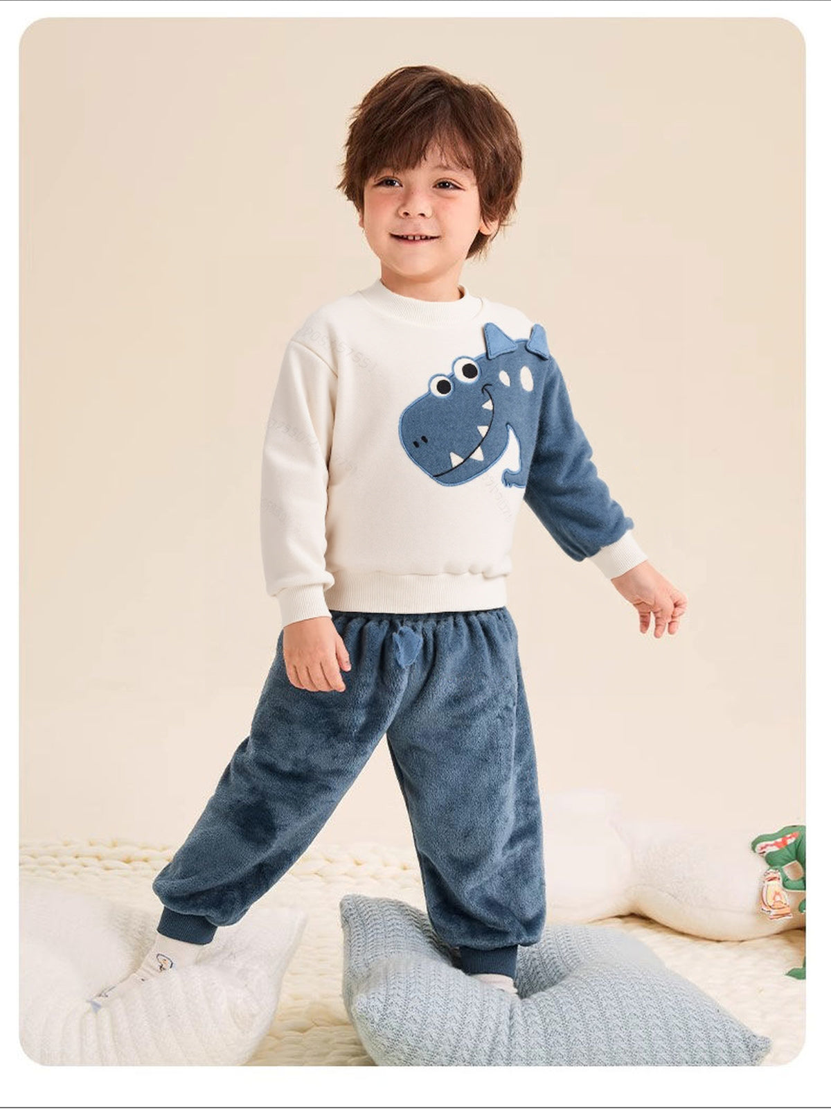Ensemble de vêtements douillets en polaire corail à motif dinosaure — Monptitlou Image