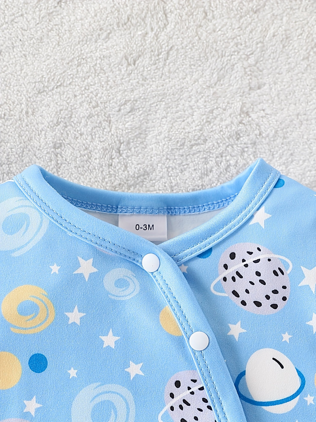 Ensemble de trois grenouillères à motifs mignons avec capuche pour bébé — Monptitlou