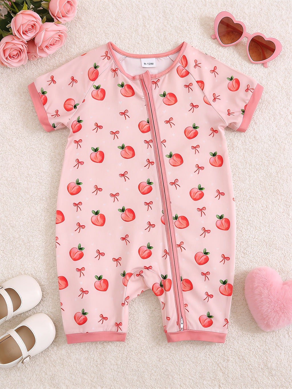 Combinaison bébé fille à motif pêches et nœuds — Monptitlou