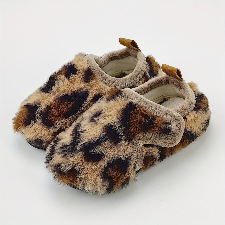Chaussons douillets en fourrure pour bébé fille — Monptitlou