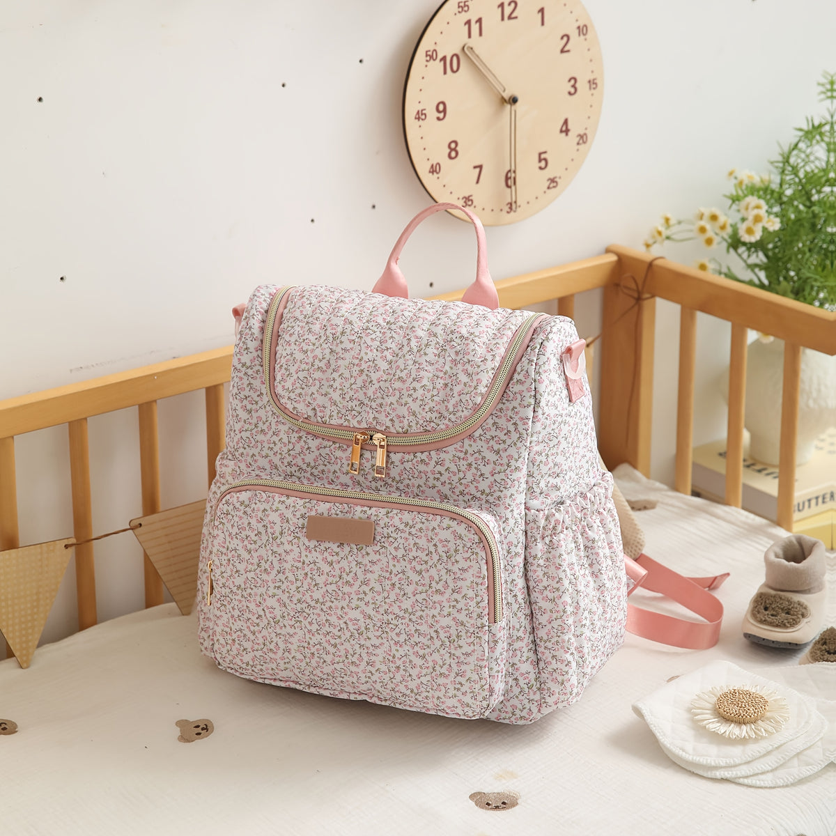 Sac à dos rose à poche avant unique, un essentiel pour la maison — Monptitlou Image