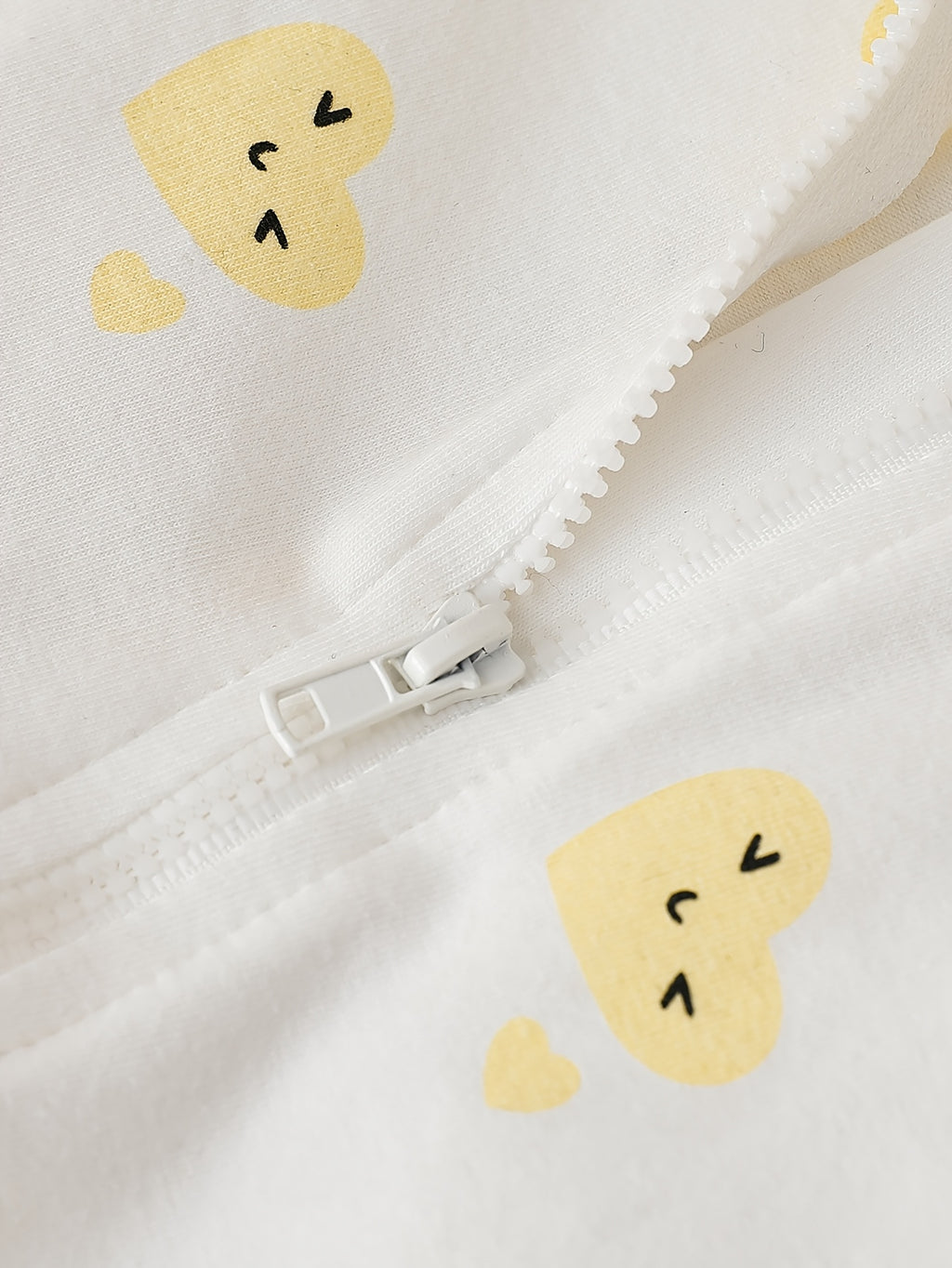 Bodies zippés à manches longues et pieds pour bébés filles — Monptitlou
