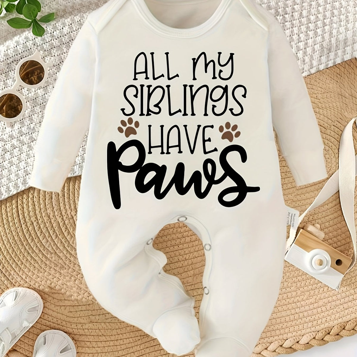 Body bébé pieds fermés - Lettrage "Tous mes frères et sœurs ont des — Monptitlou Image
