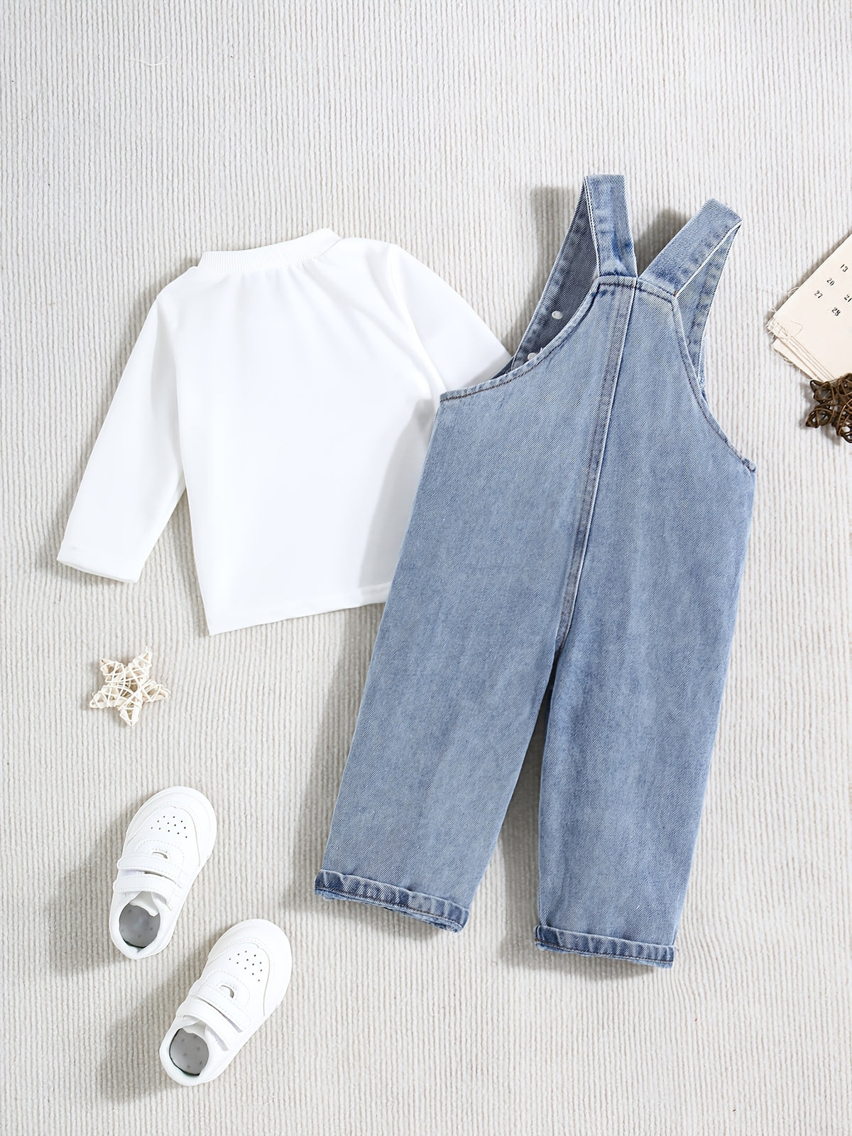 Salopettes en denim déchiré pour garçons, printemps/automne — Monptitlou Image