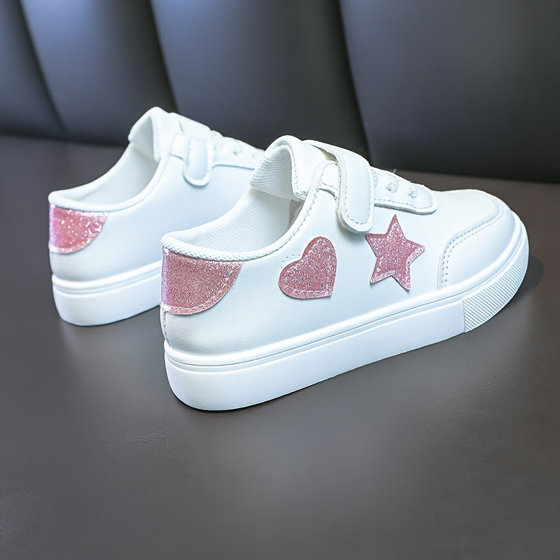 Paire de chaussures de skate à la mode pour petites filles — Monptitlou