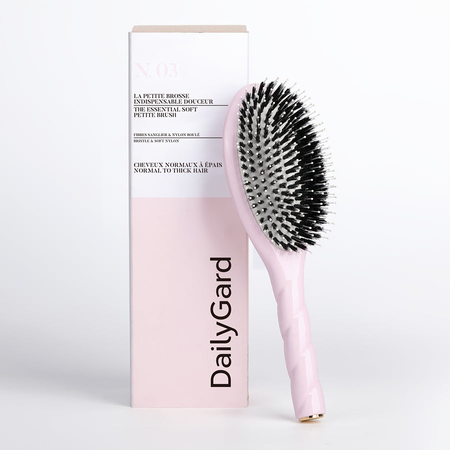 1 brosse à cheveux à poils naturels — Monptitlou