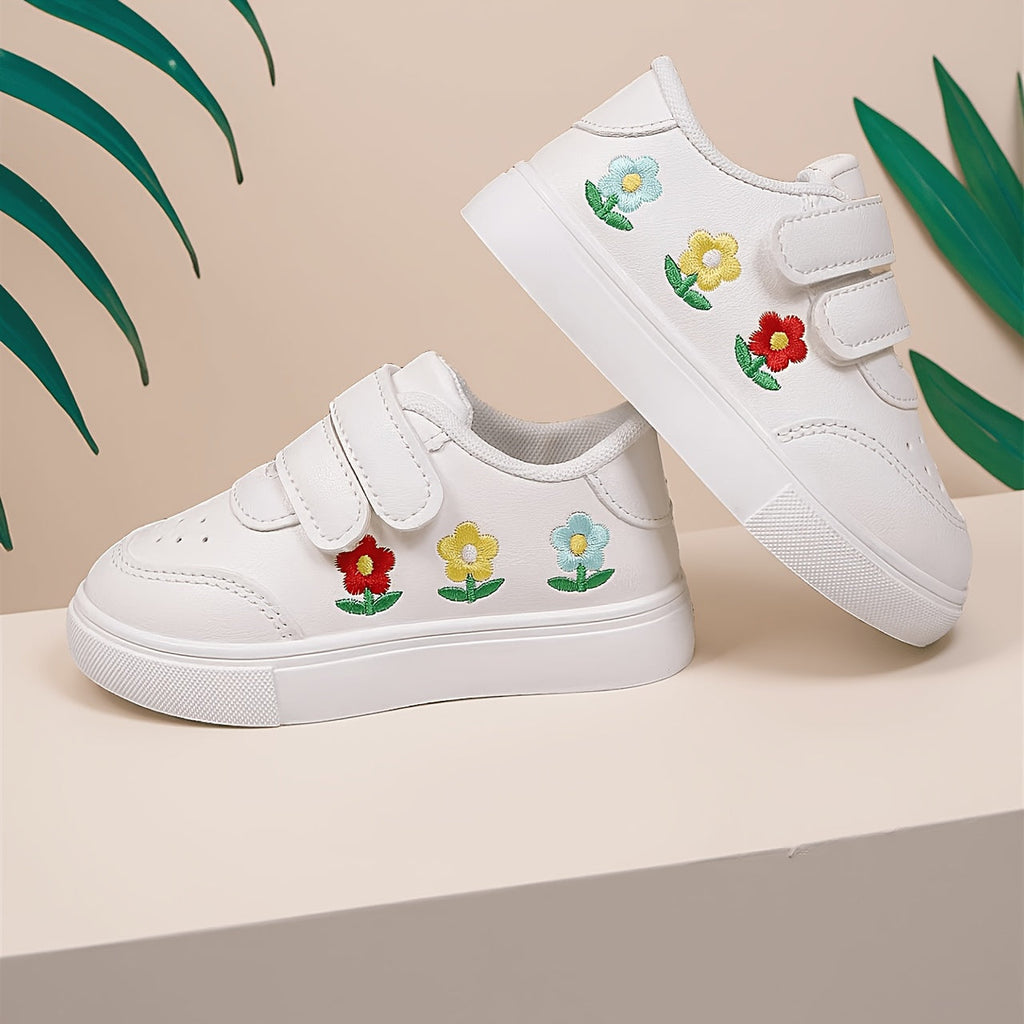 Baskettes blanches respirantes petites pour filles — Monptitlou