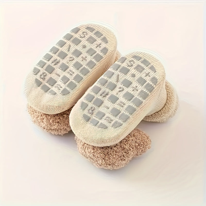 Une Paire de Chaussons Chaussettes Antidérapants pour Nouveau-nées avec — Monptitlou