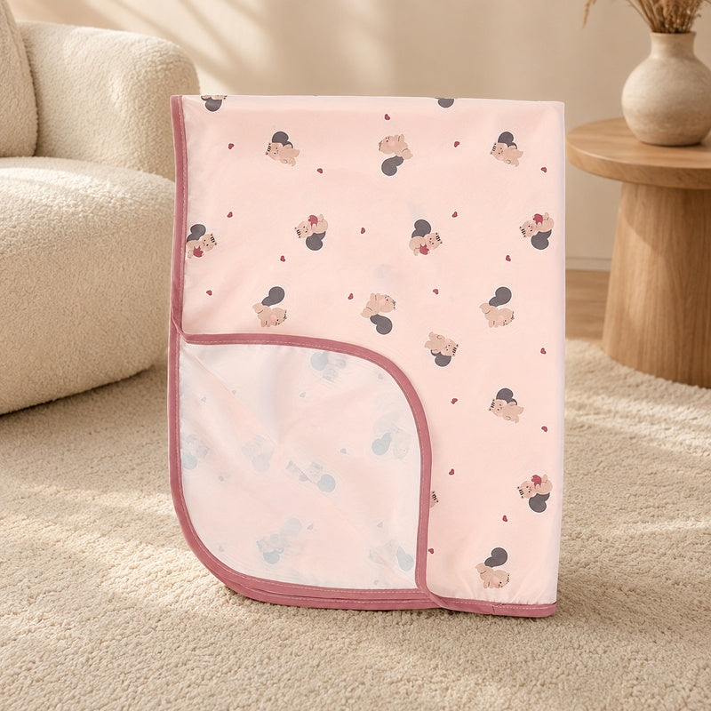 Matelas à langer réutilisable pour bébé avec surface lavable et endos — Monptitlou Image