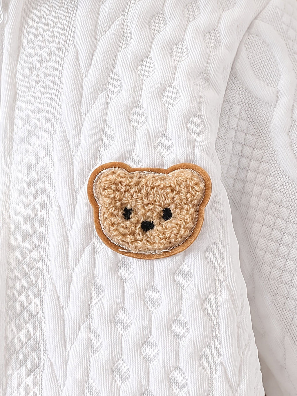 Combinaison à capuche et pieds avec fermeture éclair pour nouveau-né — Monptitlou