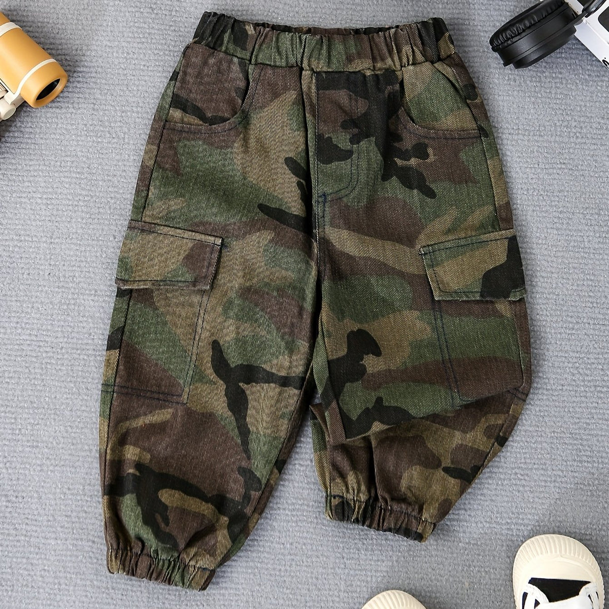 Pantalon cargo camouflage pour garçon avec motif camouflage classique — Monptitlou Image