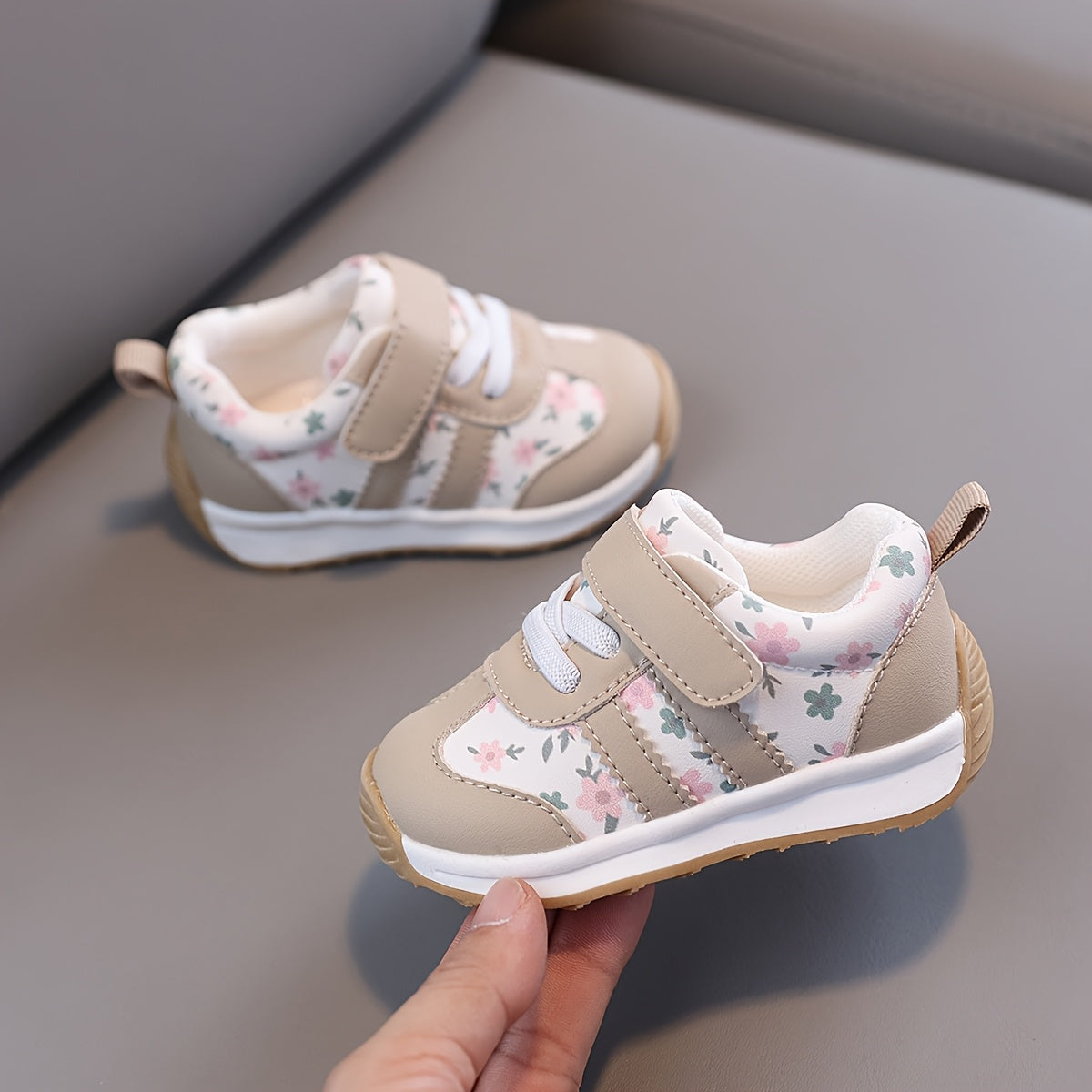 Chaussures de marche pour enfants style printemps et automne — Monptitlou Image