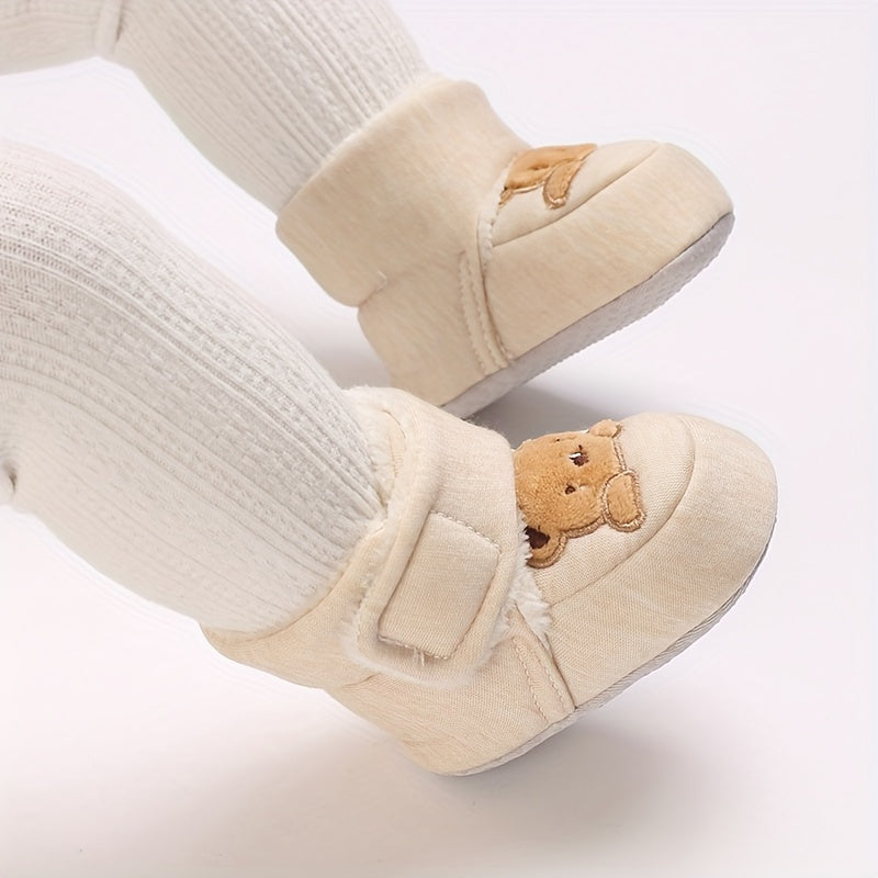 Chaussures et chaussettes d'hiver chaudes pour enfants — Monptitlou