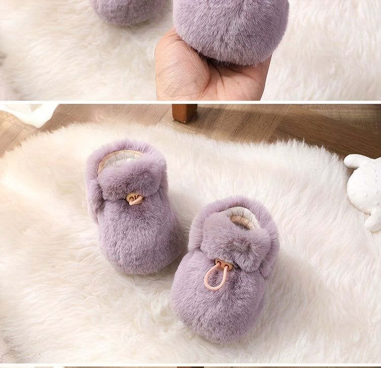 Chaussures de premiers pas pour filles, chaussures de bébé à main — Monptitlou