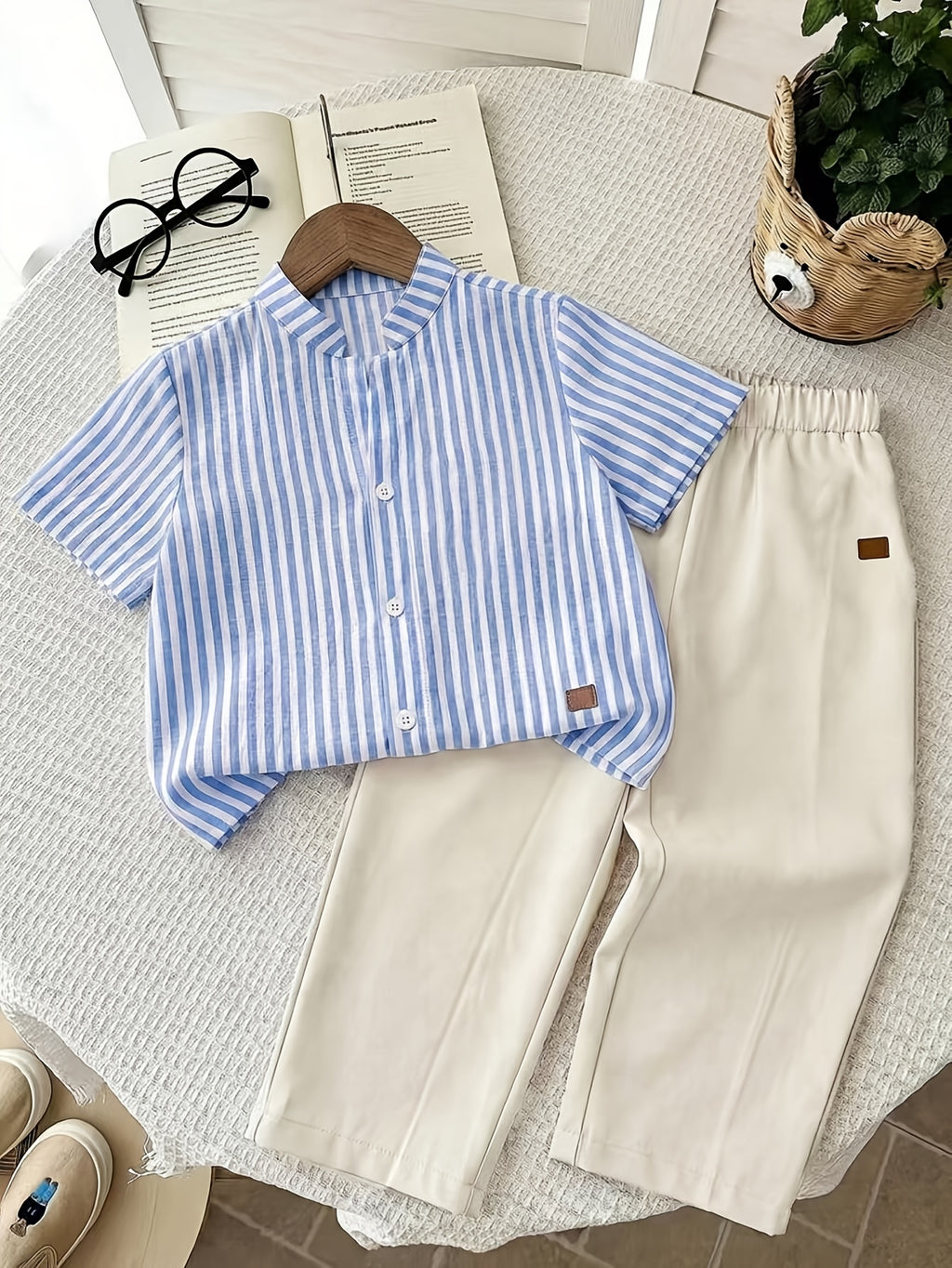 Ensemble 2 pièces 'S : Chemise décontractée à rayures et pantalon uni