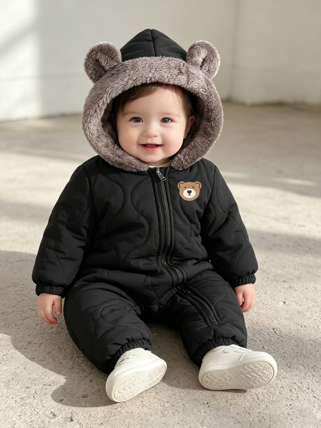 Combinaison bébé d'hiver à oreilles d'ours en relief — Monptitlou