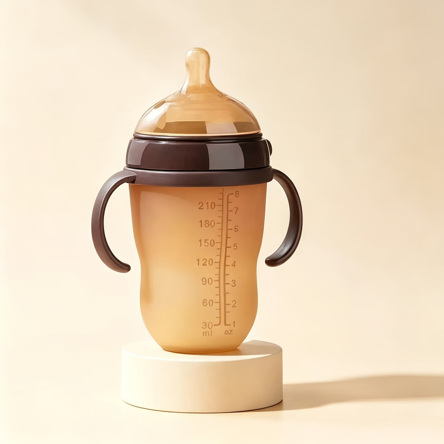 Biberon pour nourrisson en , -étouffement et -coliques — Monptitlou