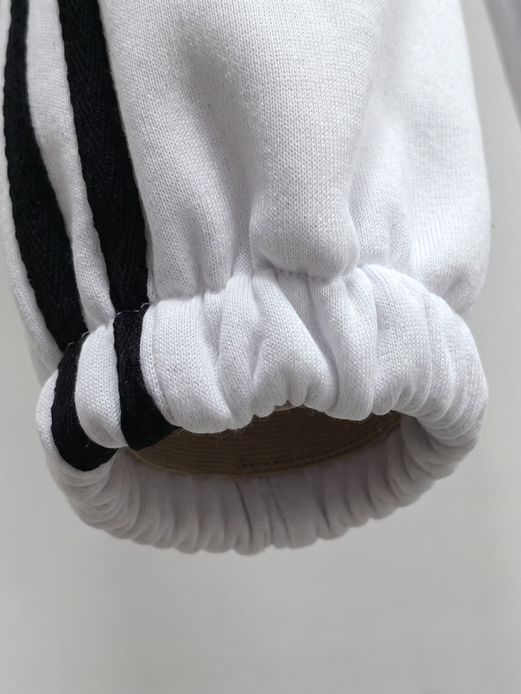 Ensemble de survêtement pour enfant de style sportif — Monptitlou